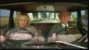 Abuelita en el Volante